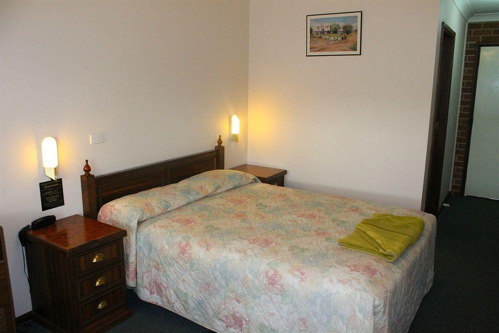 Bushman'S Motor Inn ลิทโกว์ ภายนอก รูปภาพ