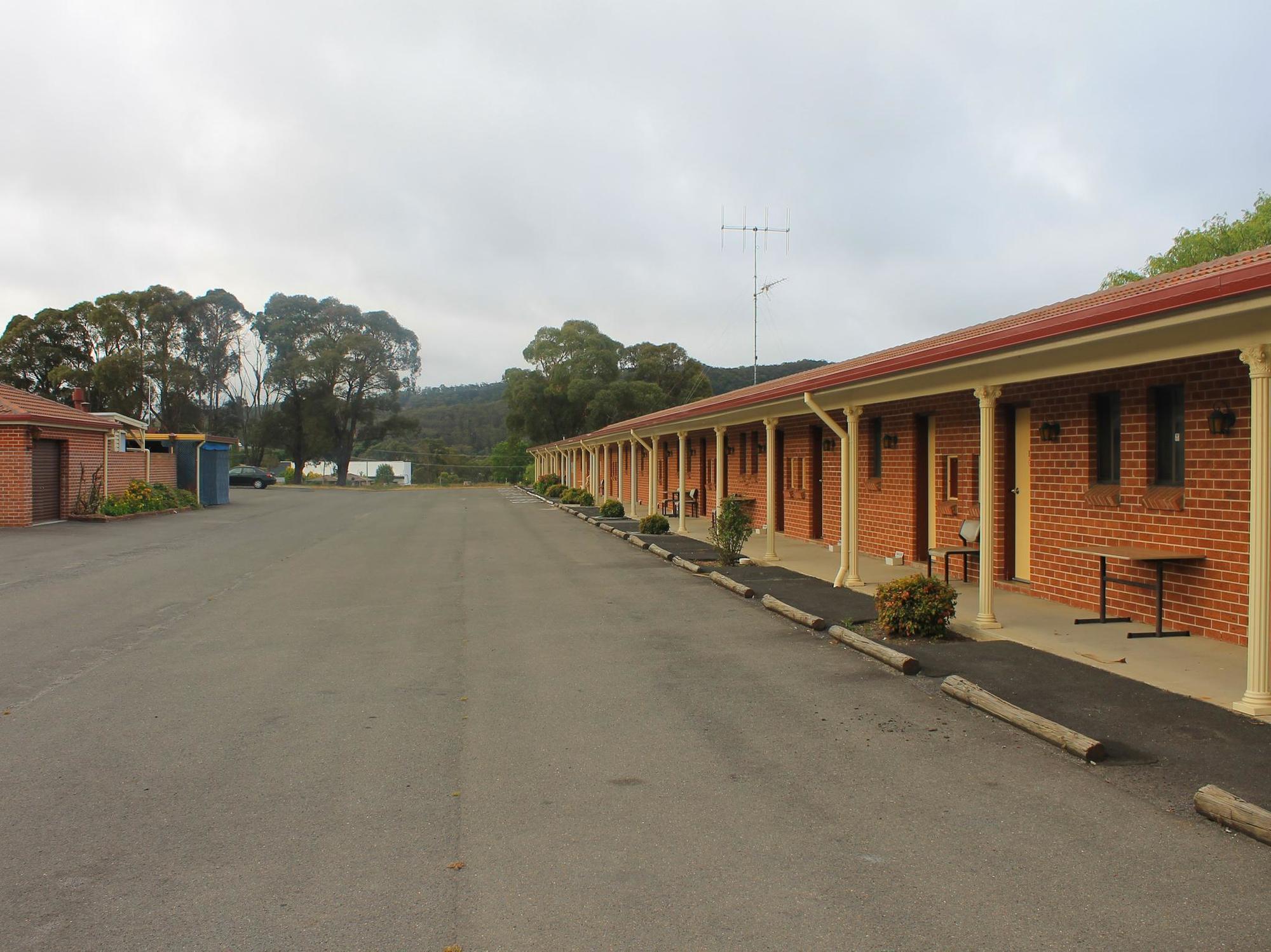 Bushman'S Motor Inn ลิทโกว์ ภายนอก รูปภาพ