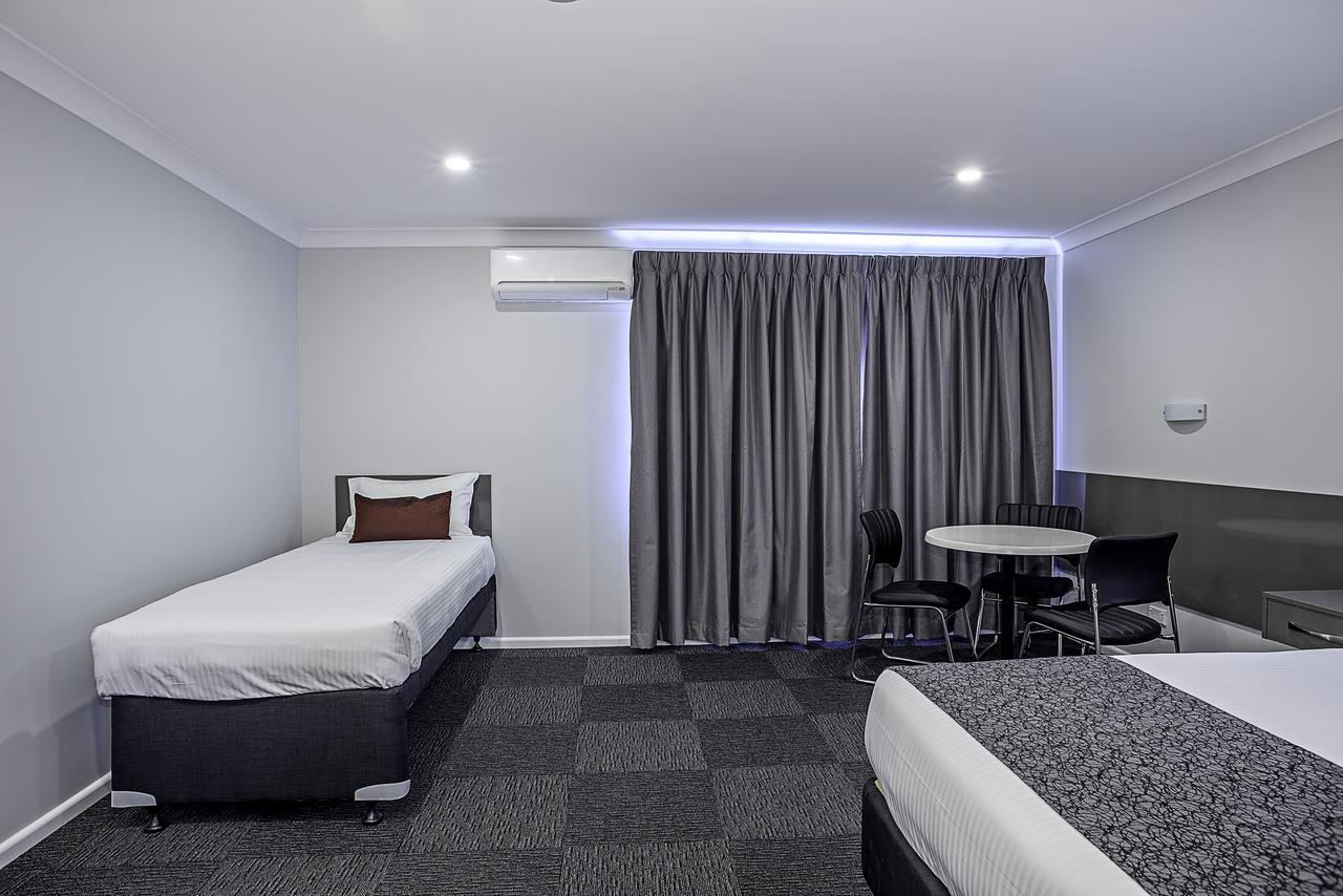 Bushman'S Motor Inn ลิทโกว์ ภายนอก รูปภาพ